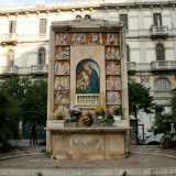 ...in piazza Madonnella...